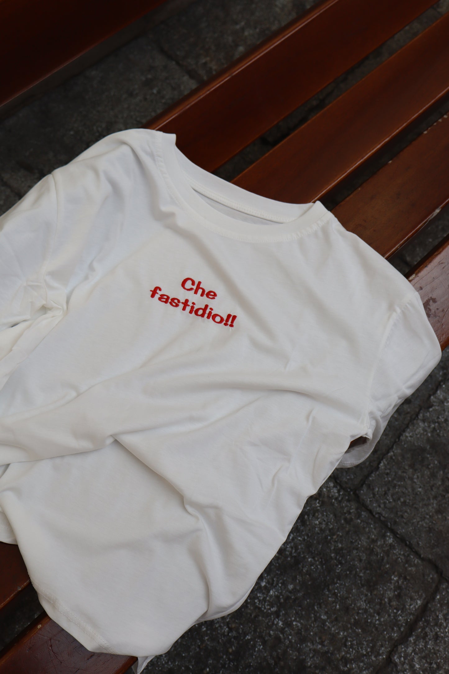 T-SHIRT SCRITTA