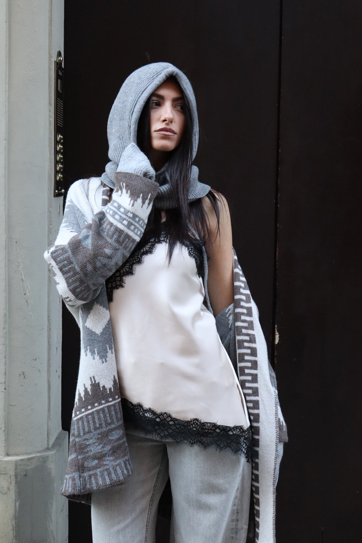 TOP ASIMMETRICO CON PIZZO