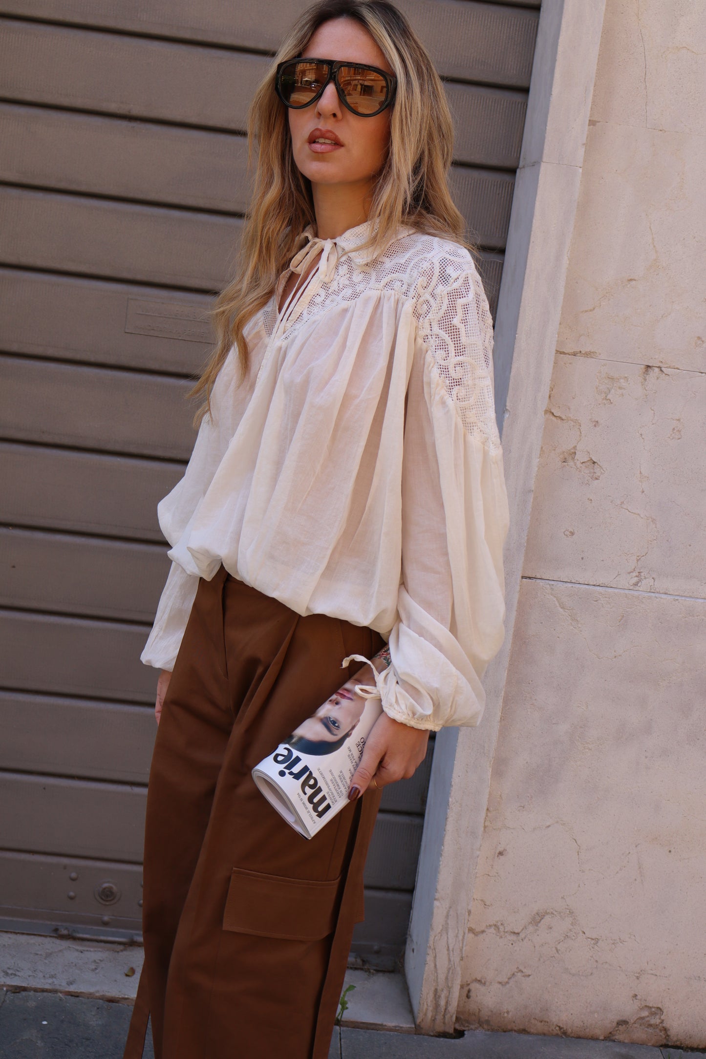 PANTALONE CON PENCE E LACCIO