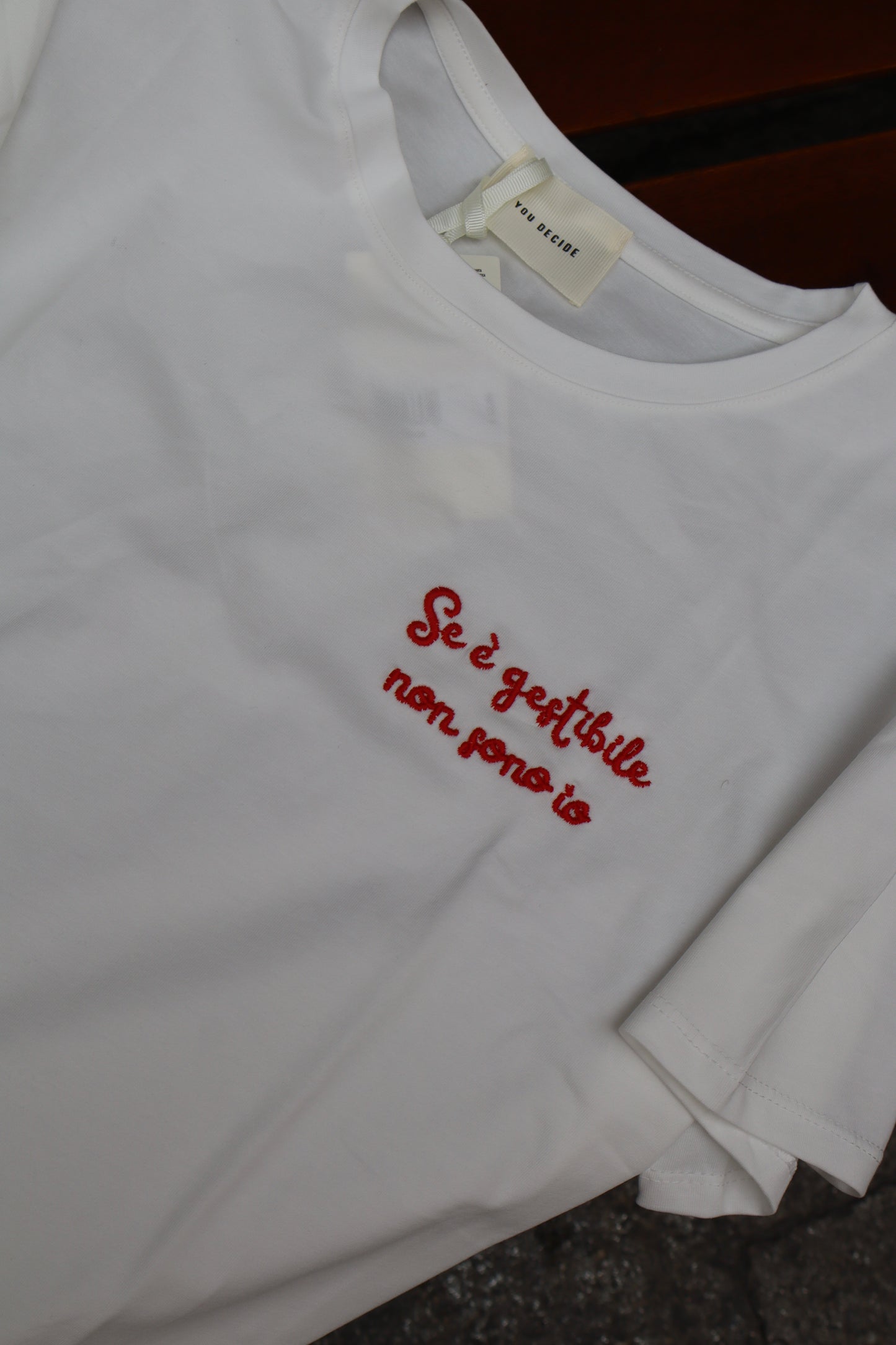 T-SHIRT SCRITTA