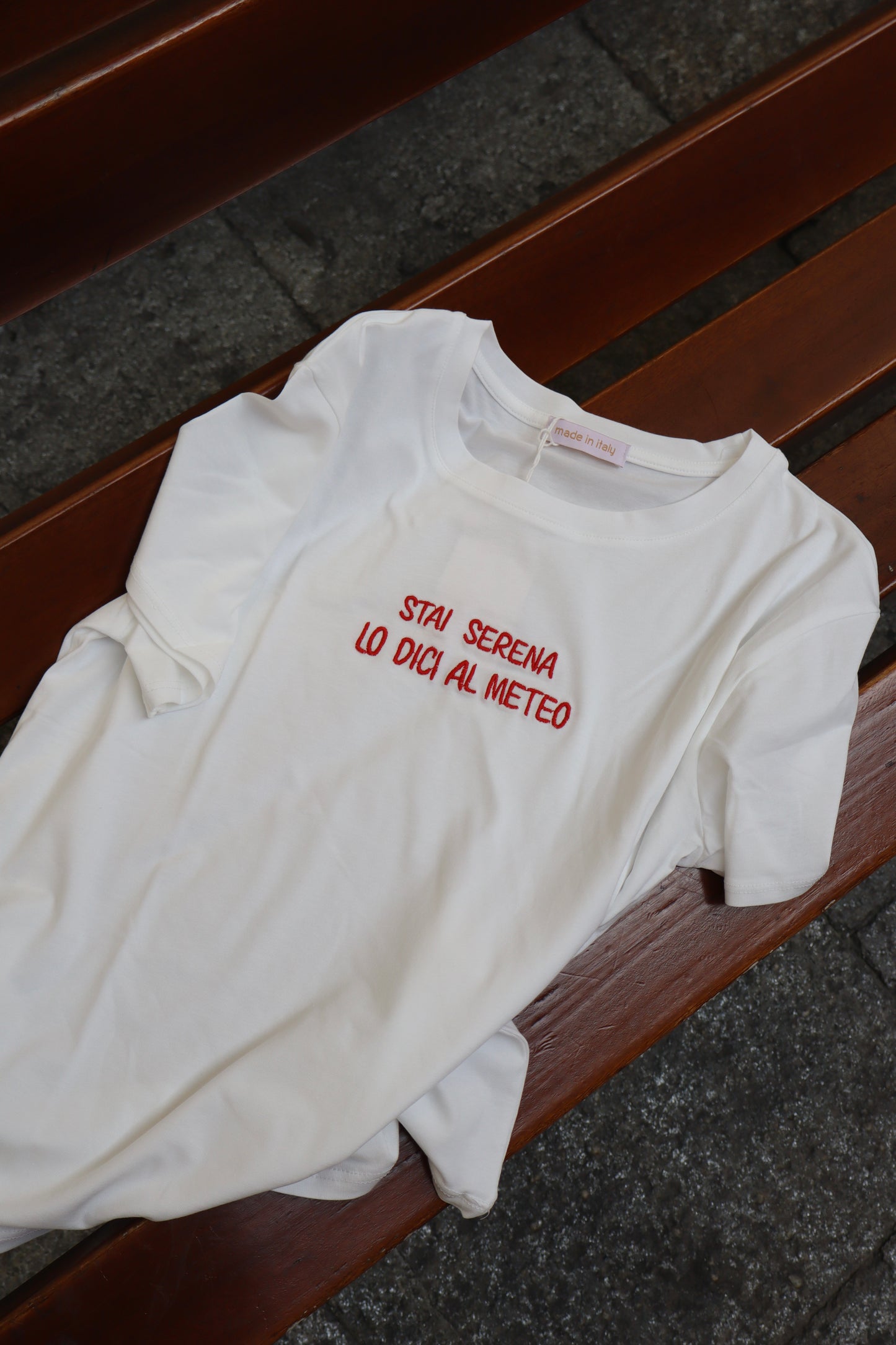 T-SHIRT SCRITTA