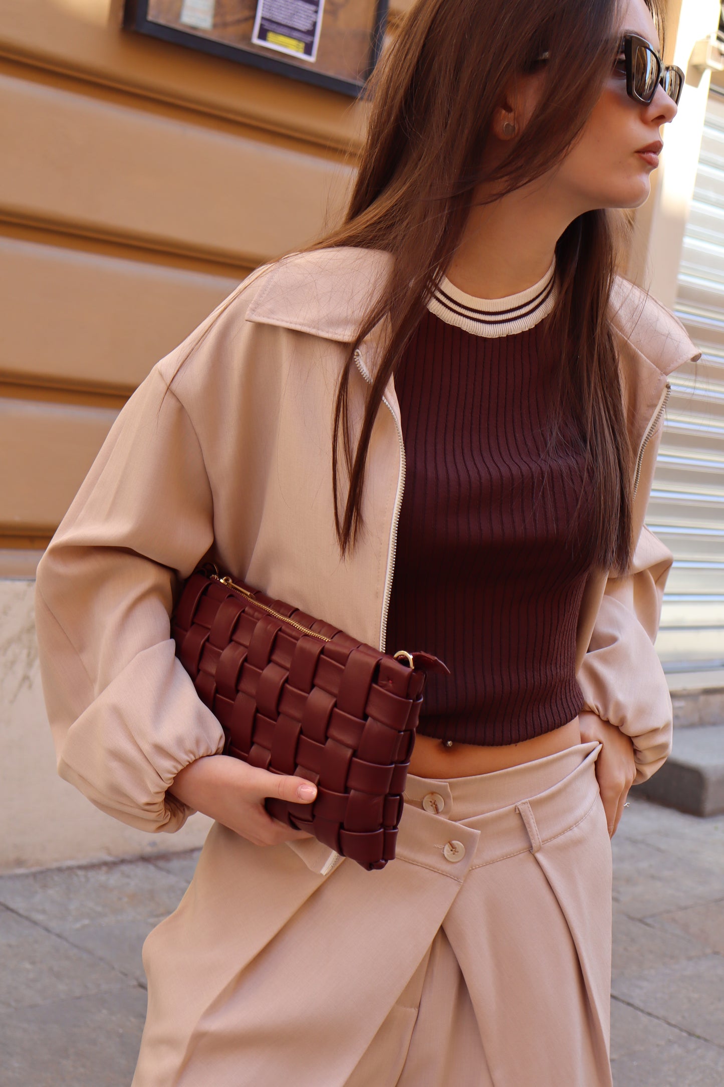 BOMBER CON ZIP BEIGE