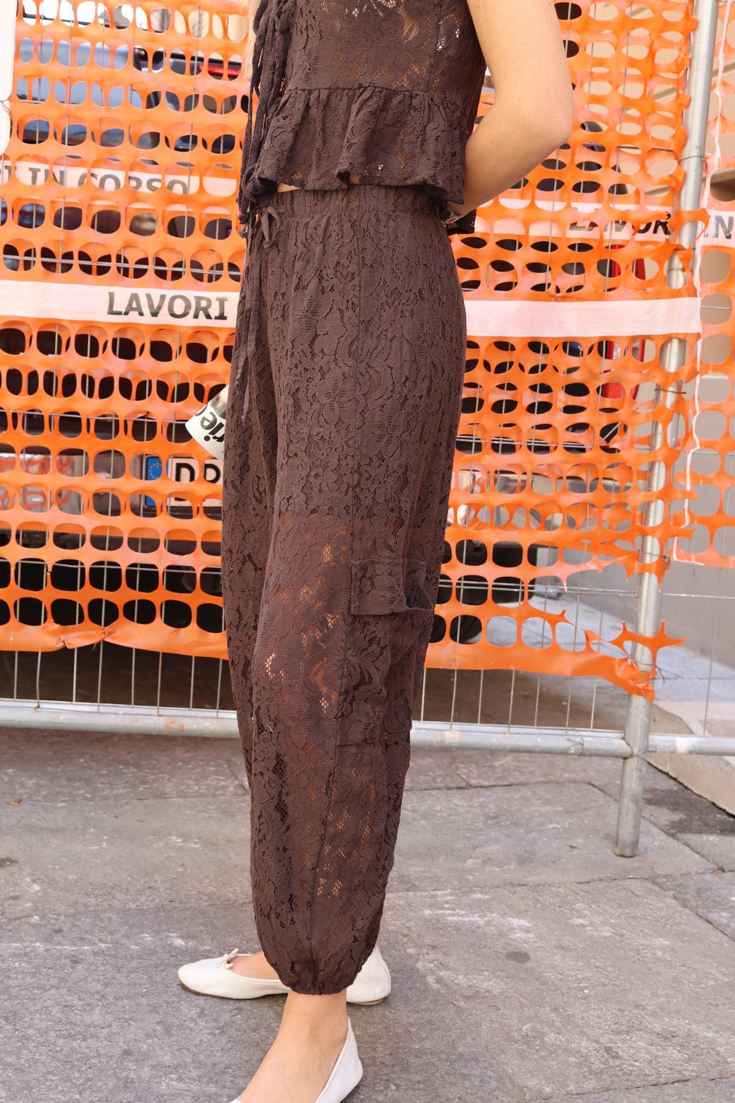 PANTA IN PIZZO CON TASCONI