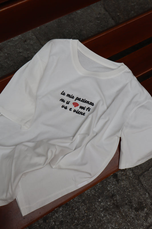 T-SHIRT SCRITTA