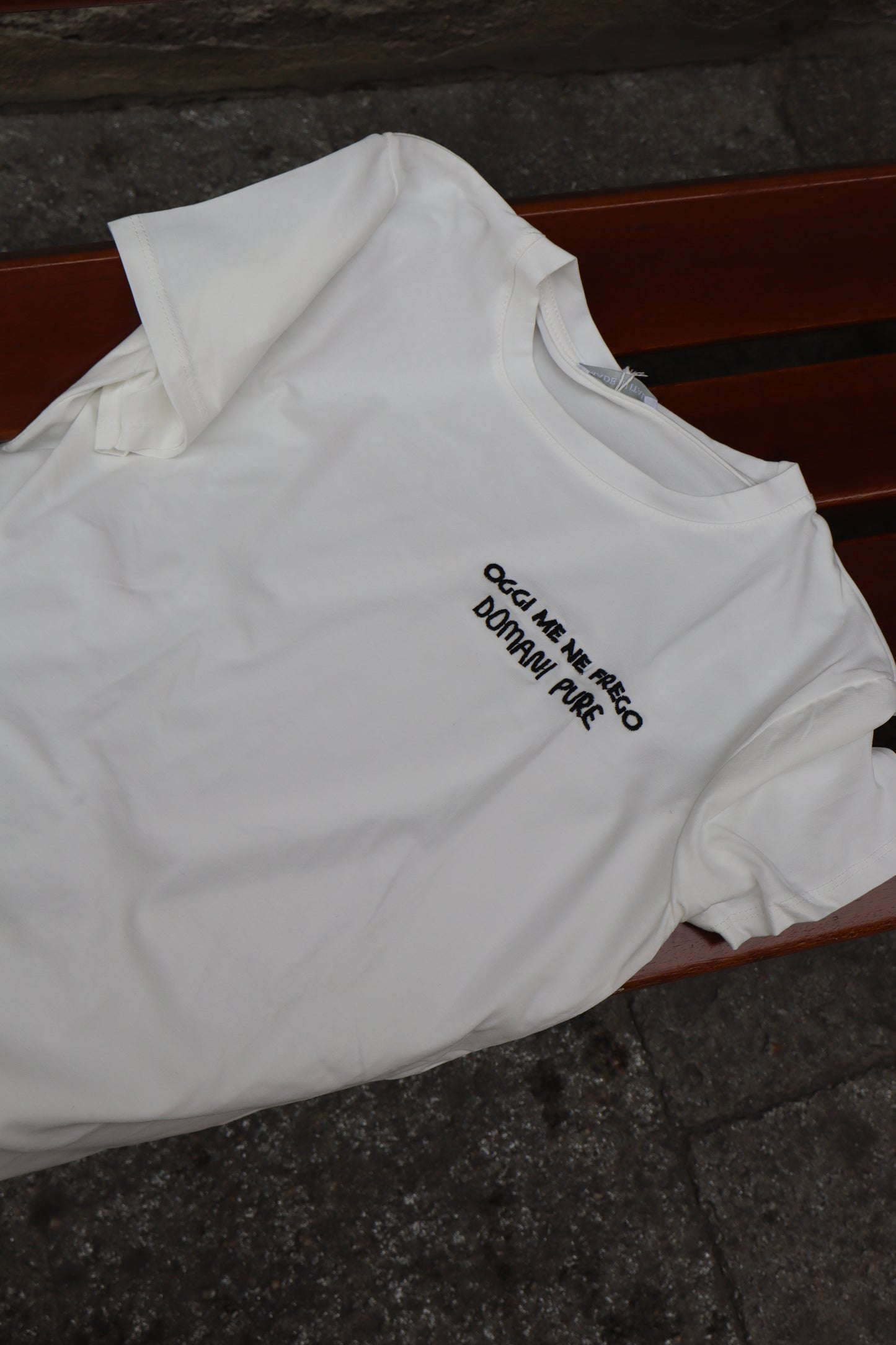 T-SHIRT SCRITTA